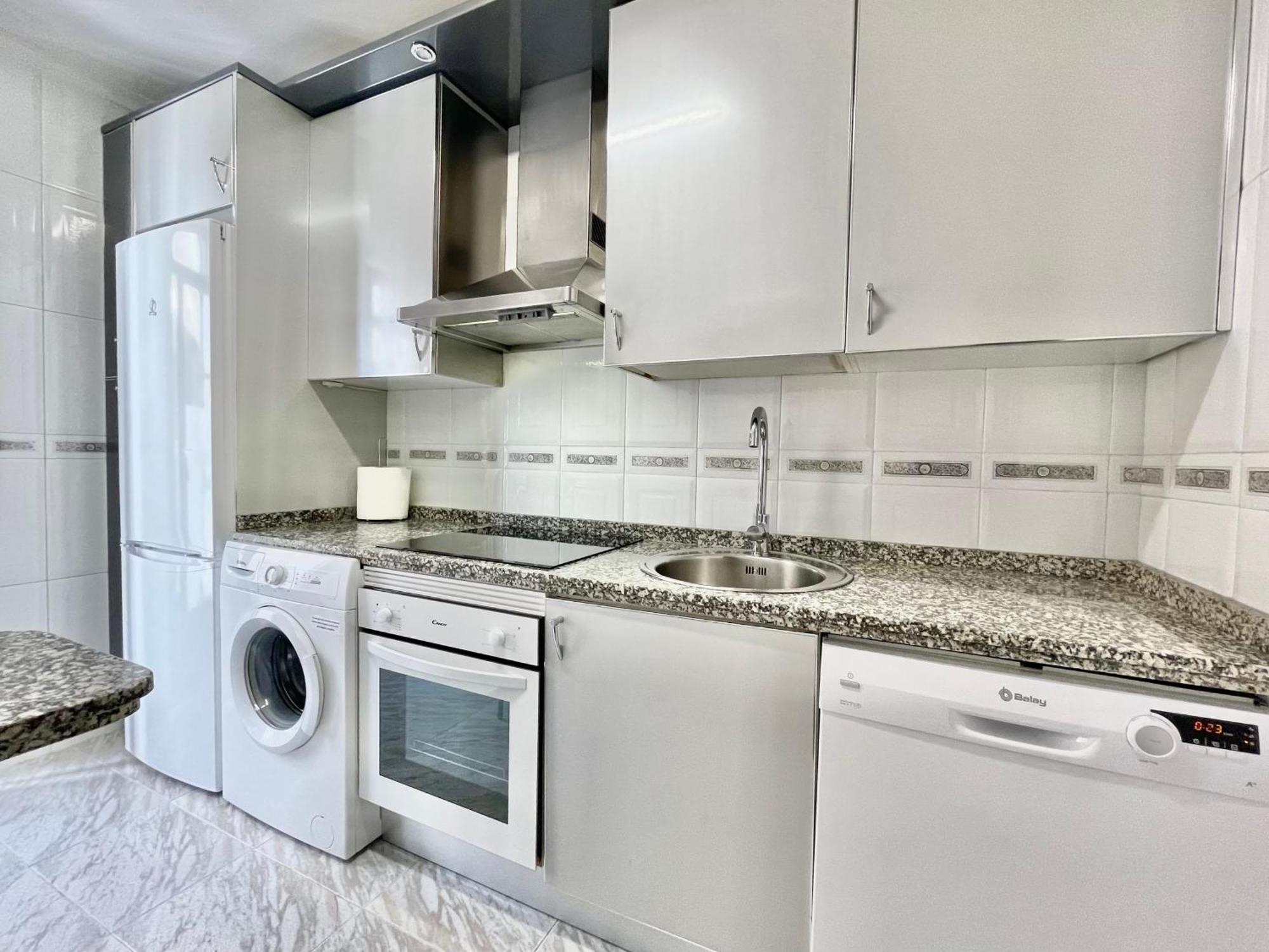 Vivienda Con Parking Incluido - Zona Van Dyck Salamanca Bagian luar foto